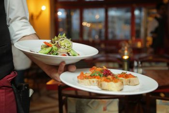 You Can Find the Right Place to Eat by Following These Tips