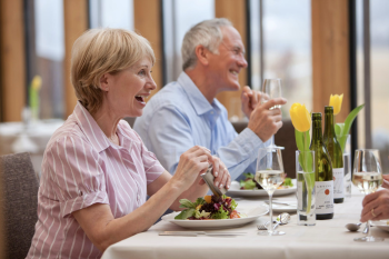The Benefits of Dining Out for Seniors: Social and Culinary Perks