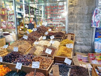 Dried Food Manufacturers: Transforming Fresh Produce into Long-Lasting Ingredients