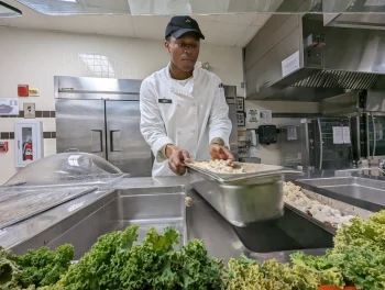 Optimizing Restaurant Operations for Maximum Profitability
