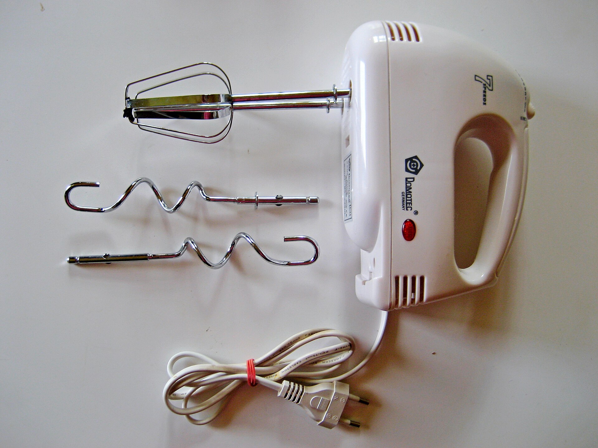Stand Mixer vs Hand Mixer: Which Do You Need