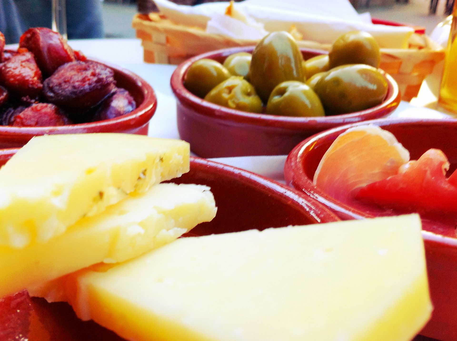 Eating Out on a Budget: A Checklist That Still Feels Special