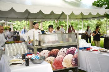 Top Factors to Consider When Hiring a Corporate Lunch Caterer