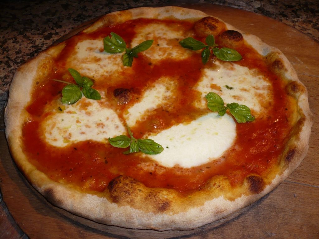 What to Eat in Naples: Pizza, Sfogliatella and Street Food